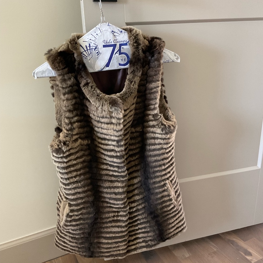Brown Rabbit Fur Vest - Picture 2 of 4